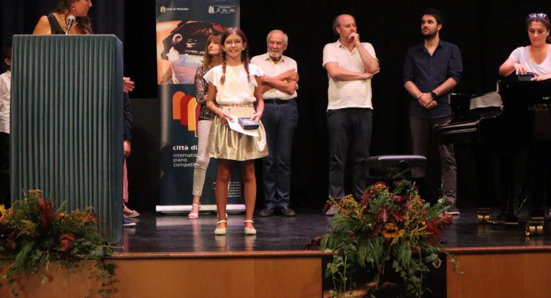 Cerimonia di premiazione Cat Junior, Prime note, Cat A, B