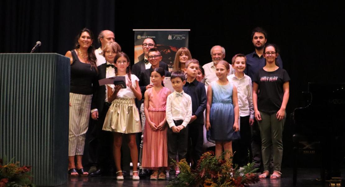 Cerimonia di premiazione Cat Junior, Prime note, Cat A, B